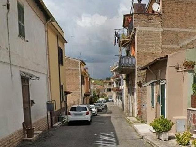 Morlupo ampio monolocale arredato