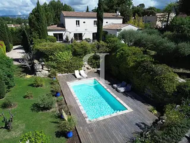Mormoiron 84570 Achat / Vente maison 8 pièces t8 piscine
