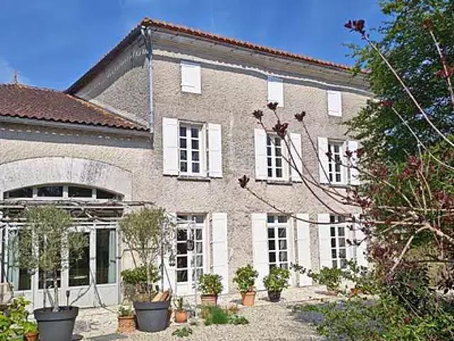 Mornac 16600 Achat / Vente maison 7 pièces t7 parking