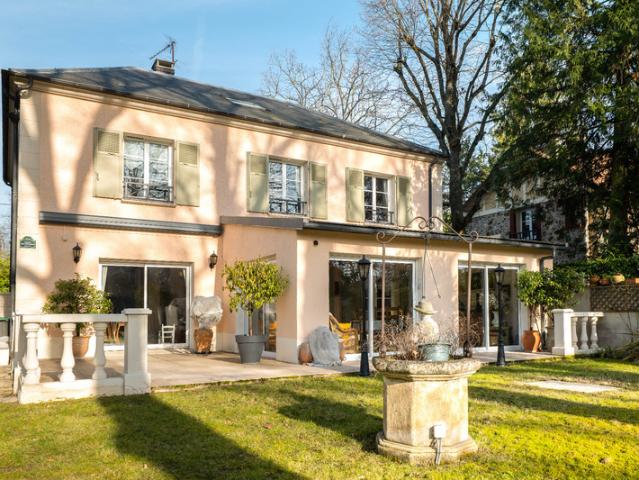 MORSANG SUR ORGE 91 Quartier Beausejour maison de caractère 6 pièces avec sous sol total 1117m² de terrain