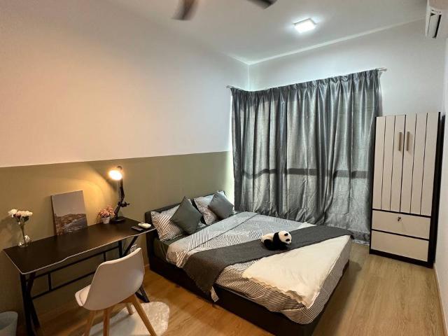 Most Comfortable Master ROOM with WiFi @ BLISS, OKR