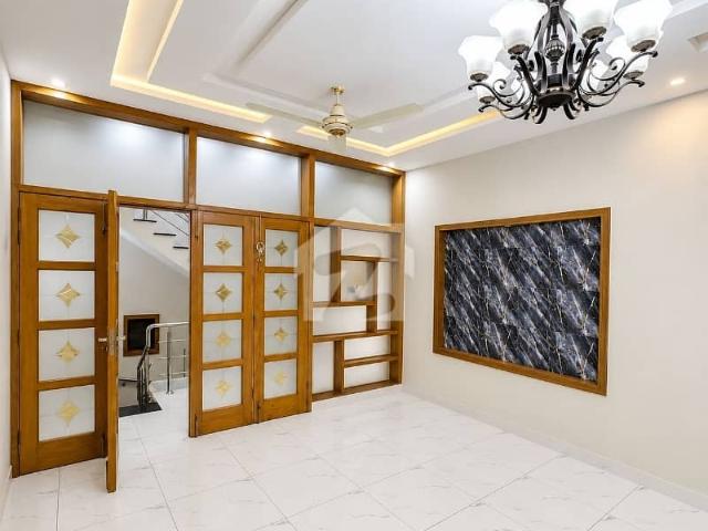 Most Luxurious House In F 6/3