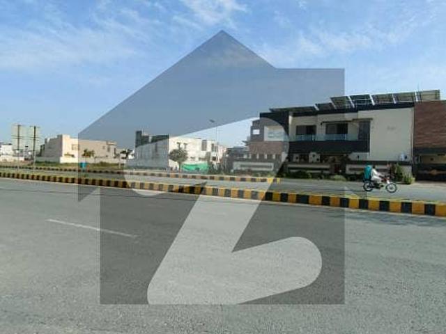 Most Premium Location 1kanal Residential Plot Near 100' Road 70' Road Back Best Investment Time and Future Living