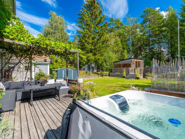 Mostavägen 12