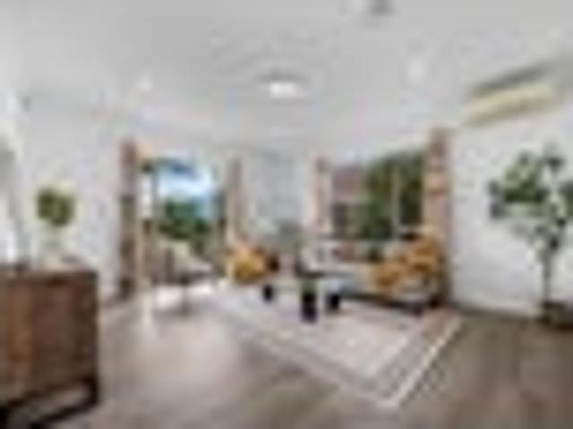 Motivated Vendor–Grand Living, Great Opportunity!