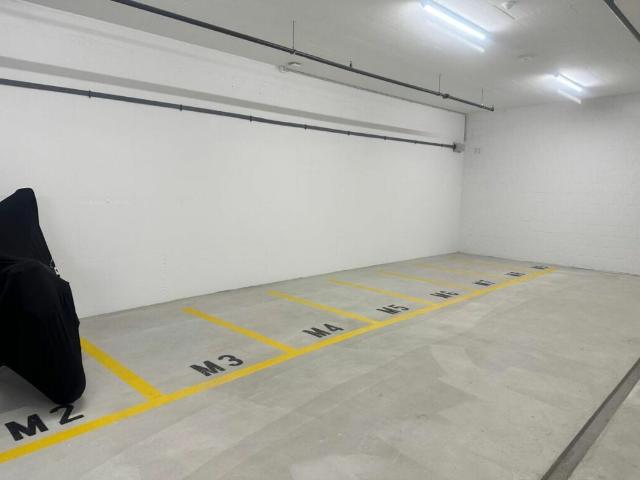 Motorradabstellplatz zu vermieten