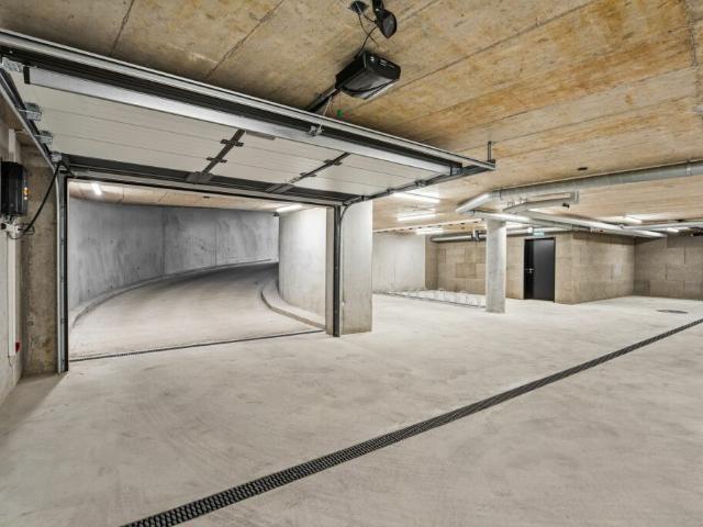 Motorradparkplatz in Tiefgarage zu vermieten