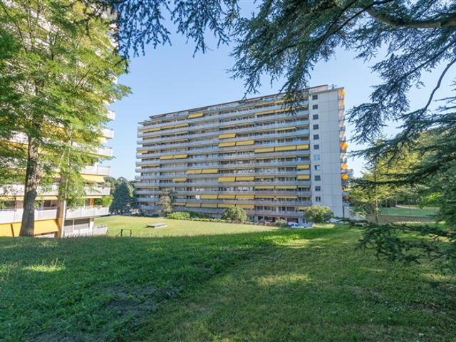 Motorradplatz im Herzen der Eaux Vives