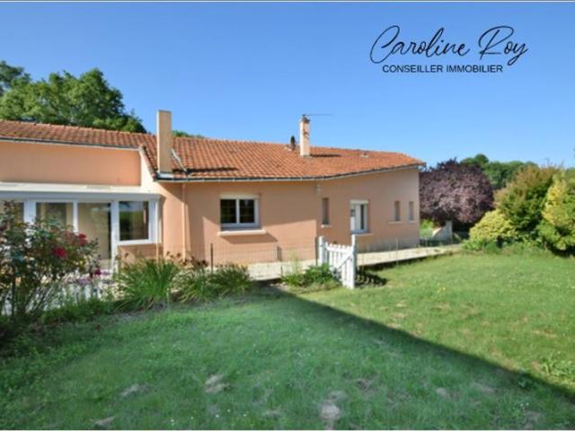 MOUZILLON Maison de plain pied de 159 m2 hab avec jardin d'e