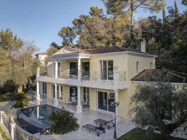 MOUANS SARTOUX Villa de style Florentin proche du Golf de Mougins