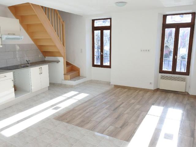 MOUANS SARTOUX: appartement T3 meublé en duplex 61 m² à louer