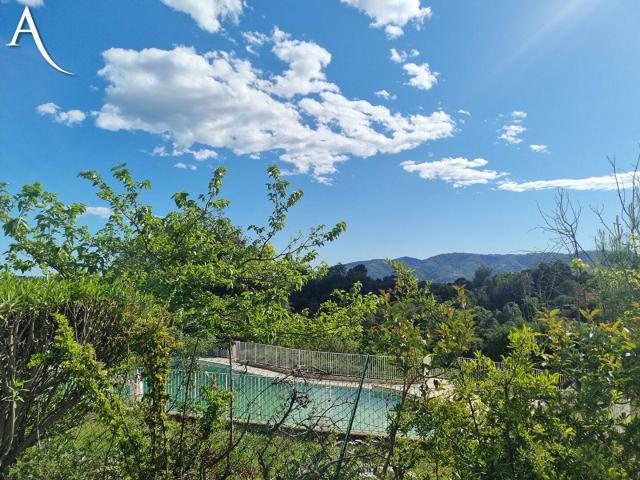 MOUANS SARTOUX Limite GRASSE VILLA 4 PIÈCES DANS UN DOMAINE
