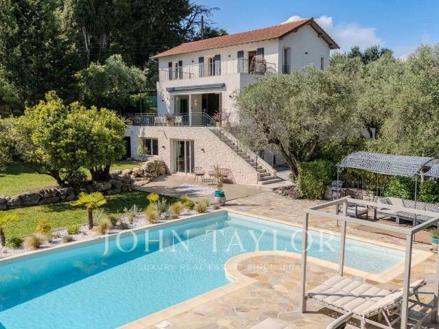 Mougins: Agréable villa vue mer