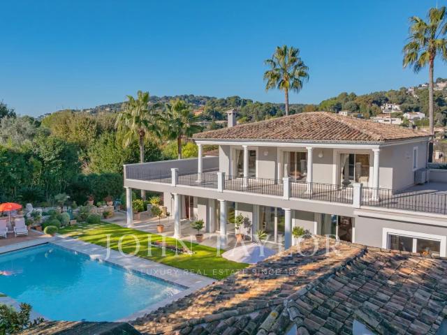 Mougins Élégante Villa dans un domaine fermé et recherché