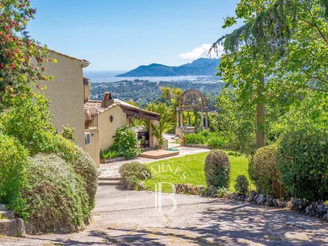 Mougins – Propriété Provençale Vue Mer 225m² Mougins