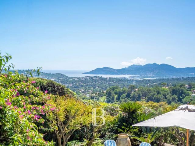 Mougins Propriété provençale avec vue mer Piscine