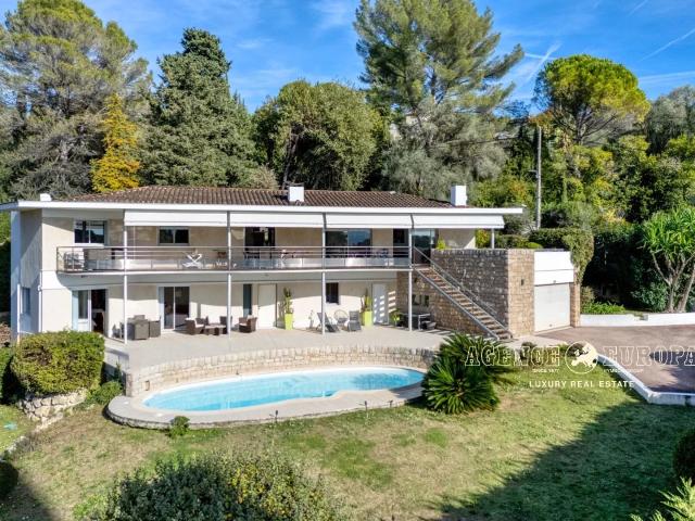 MOUGINS RESIDENTIEL AGREABLE VILLA MODERNE