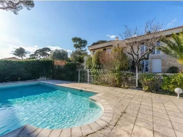 SOUS OFFRE Mougins Sud, Villa au calme, jardin, piscine, pkgs