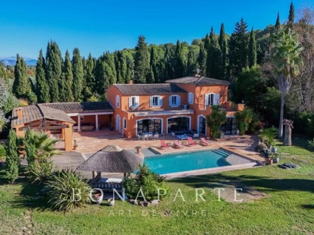 MOUGINS SUPERBE PROPRIETE AVEC MAISON D'AMIS