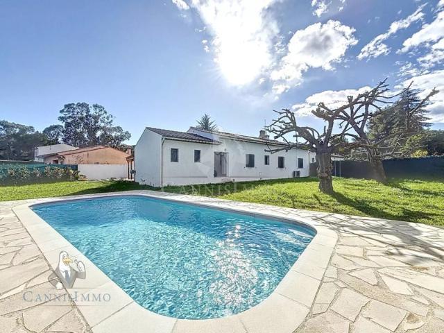 MOUGINS SECTEUR ST BASILE VILLA 5P PLAIN PIED