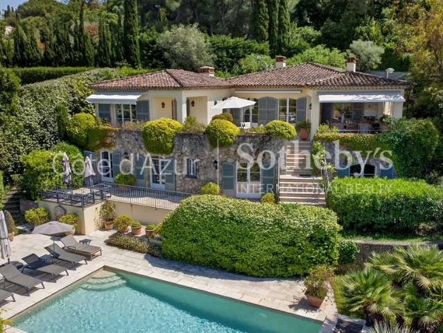 Mougins villa avec piscine chauffée et vue panoramique à que. 280m² Mougins