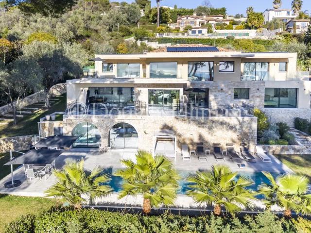 MOUGINS Villa contemporaine avec vue panoramique