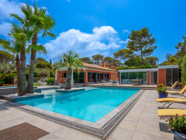 Mougins Villa de plain pieds dans un domaine à 1O minutes du bord de mer