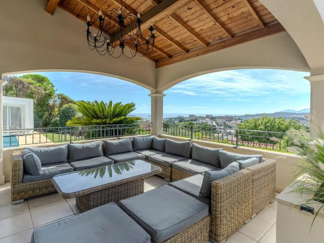 Mougins Villa familiale rénovée vue mer et Esterel 334m² Mougins