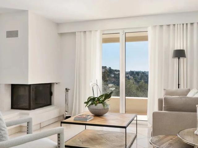Mougins Villa rénovée dans domaine privé