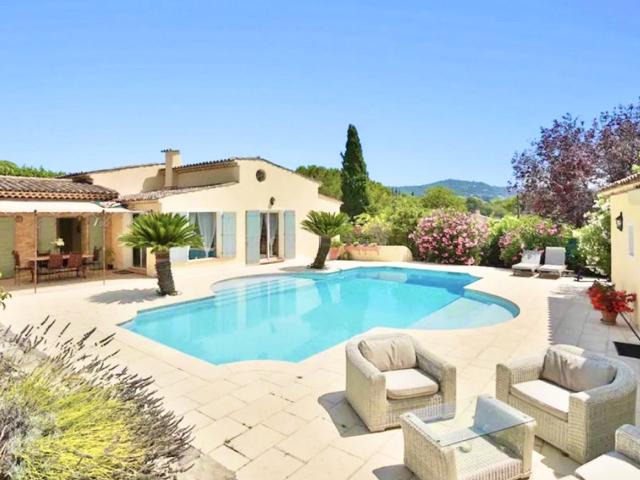MOUGINS VILLA T6 DE 256 M2 PLEIN SUD AVEC PISCINE GARAGE 50M