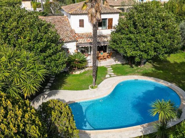 MOUGINS VILLA 5P AVEC STUDIO INDEPENDANT ET PISCINE