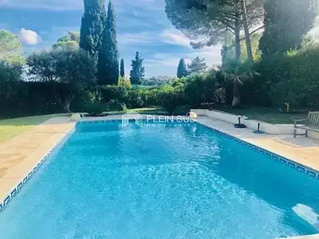 Mougins 06250 Location maison 8 pièces t8 piscine