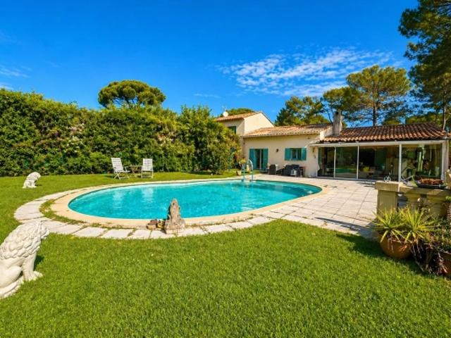 Mougins