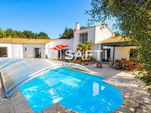 MOUILLERON LE CAPTIF – BELLE PROPRIÉTÉ DE 205 m² – PISCINE – 1 217 m² DE TERRAIN PAYSAGÉ