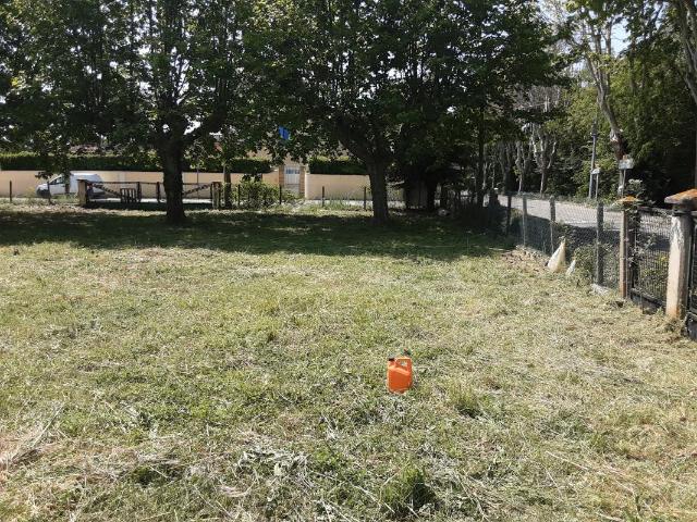 MOULES TERRAIN DE 403 m²