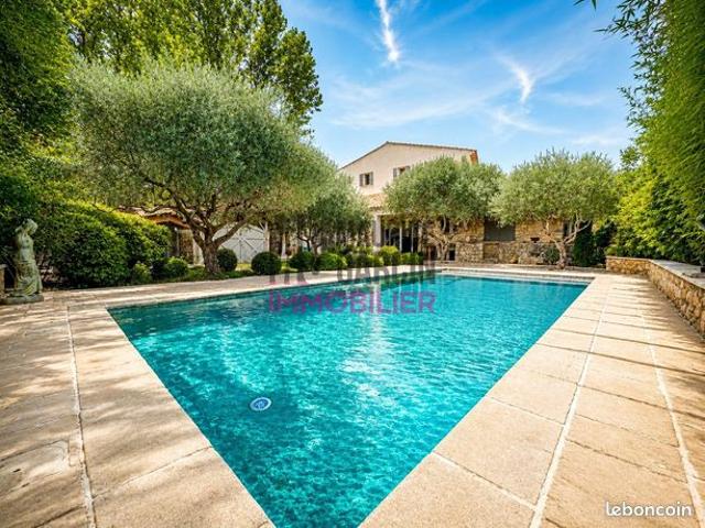 Moulin 12 pièces 460 m²