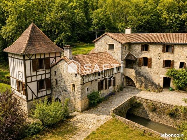 Moulin 7 pièces 235 m²