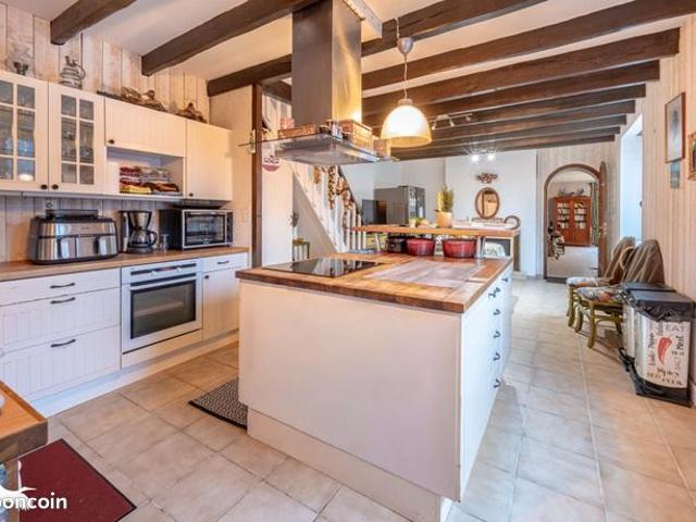 Moulin 5 pièces 146 m²