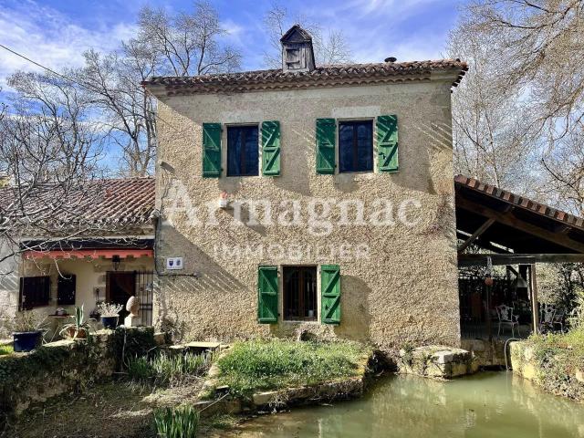 Moulin à eau en pierre avec jardin et piscine 125m² Vic Fezensac