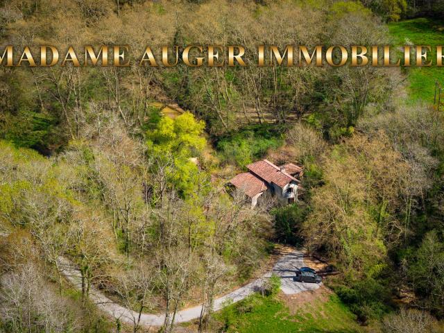 Moulin authentique du XVIIème de 138m2 habitable sur 6Ha de terrain