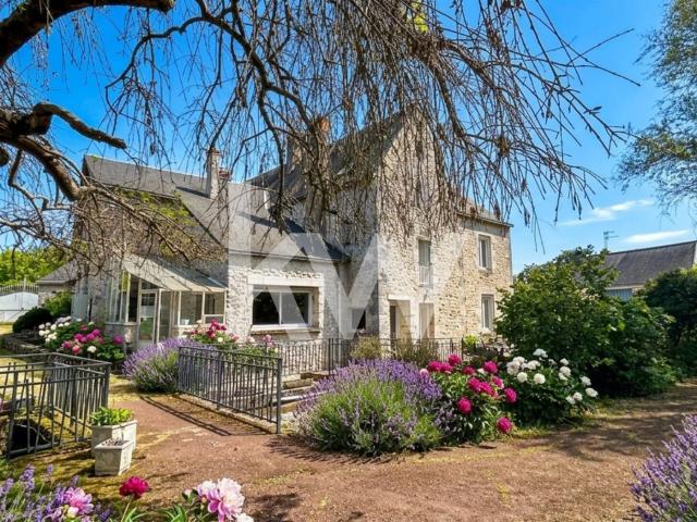 Moulin du XIIIe siècle au charme authentique avec gîte 374m² Mer
