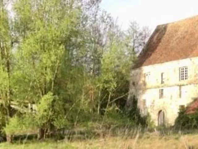 Moulin du XVIe à rénover dans la Vallée de l'Aubetin