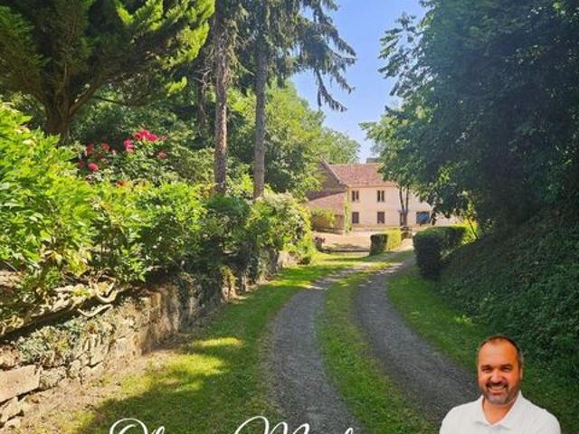 MOULIN XVIII° siècle AVEC MAISON ET DÉPENDANCES SUR 5 HECTARES – À 25 MIN DU MANS