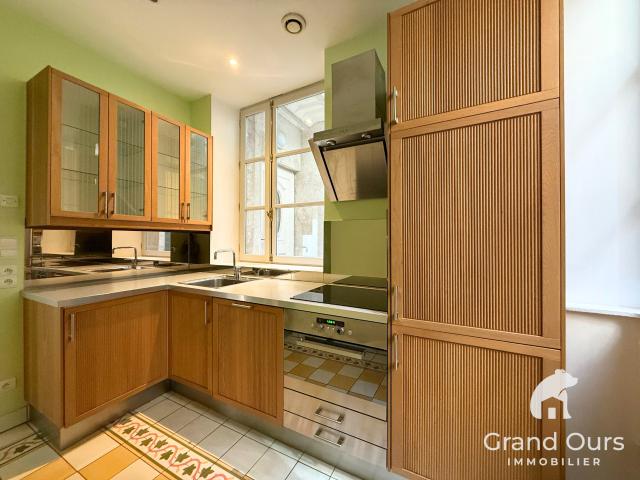 MOULINS Appartement 4 pièces avec Cuisine Équipée et Petite Terrasse