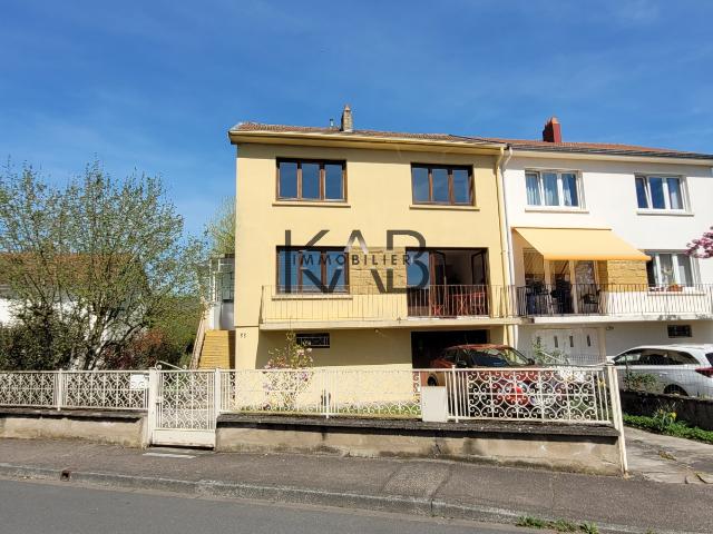 MOULINS LES METZ: Maison mitoyenne d'un coté 6 pièces 107m2