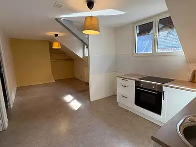 Moulins 03000 Location appartement 3 pièces t3 au dernier étage