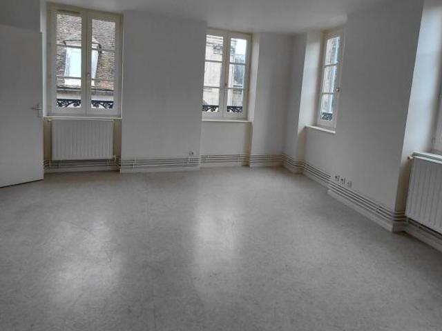 MOULINSRESIDENCE REGNAUDIN A3023182010006