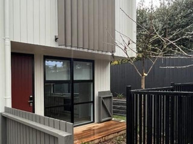 mount albert, 3 bedrooms
