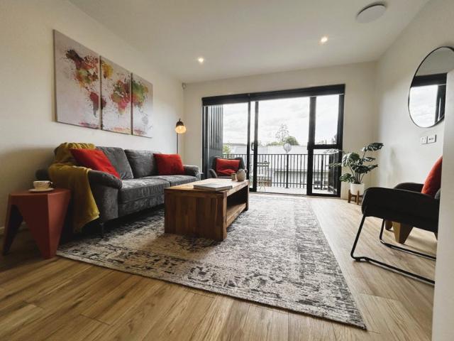mount albert, 3 bedrooms