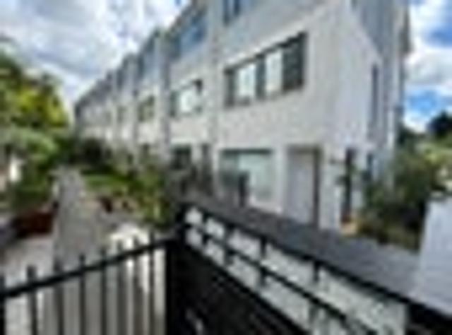 Mount Albert, 3 bedrooms, $925 pw